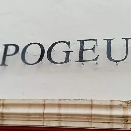 Kristu Re אכסניה